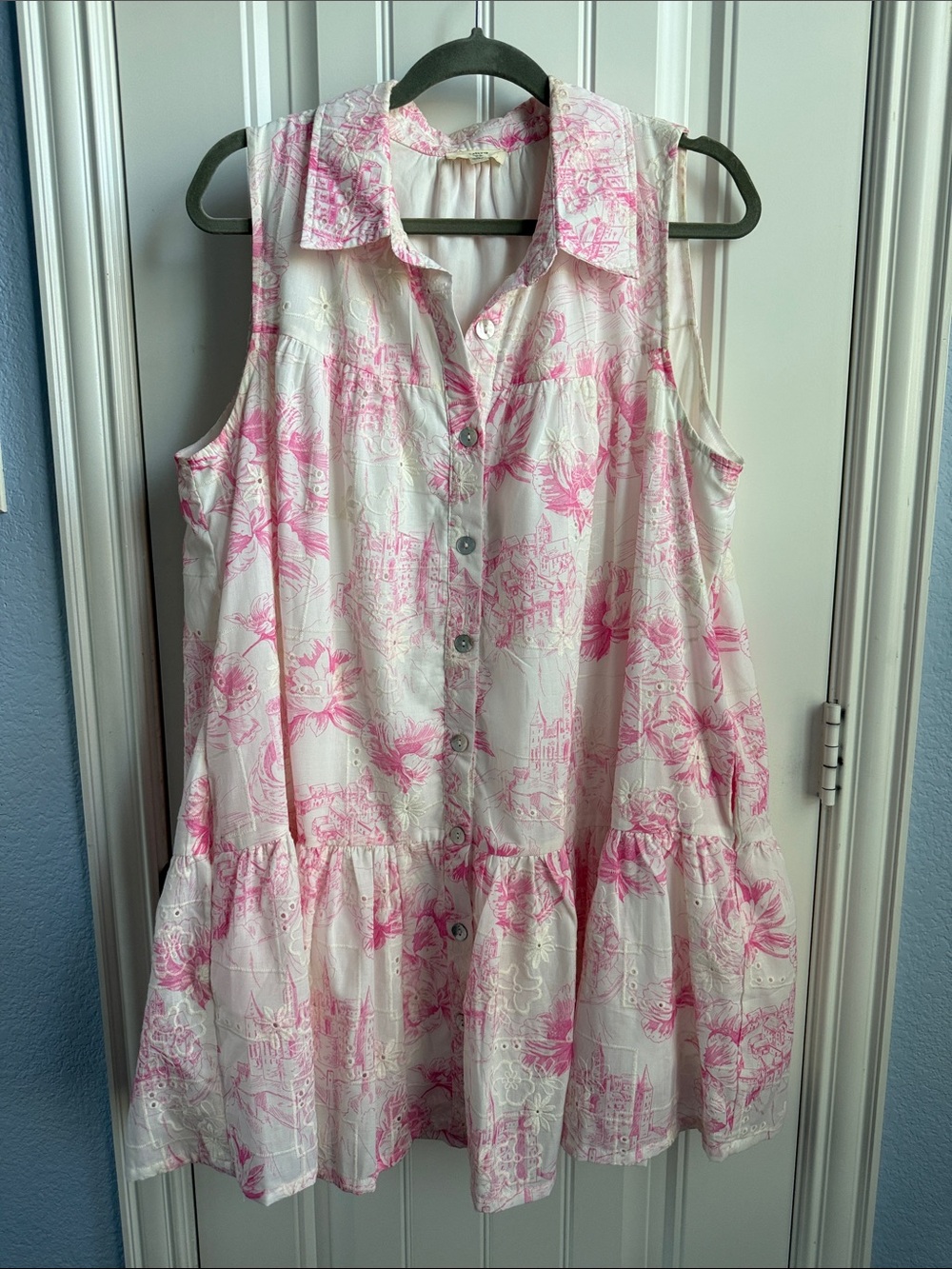 entro White Sleeveless Button-Down Dress with Pink Floral Print